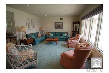 2733 W Bridgeport