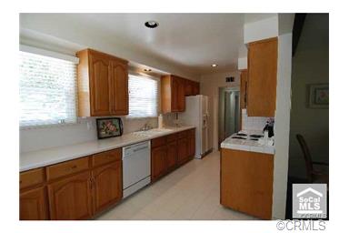 2733 W Bridgeport