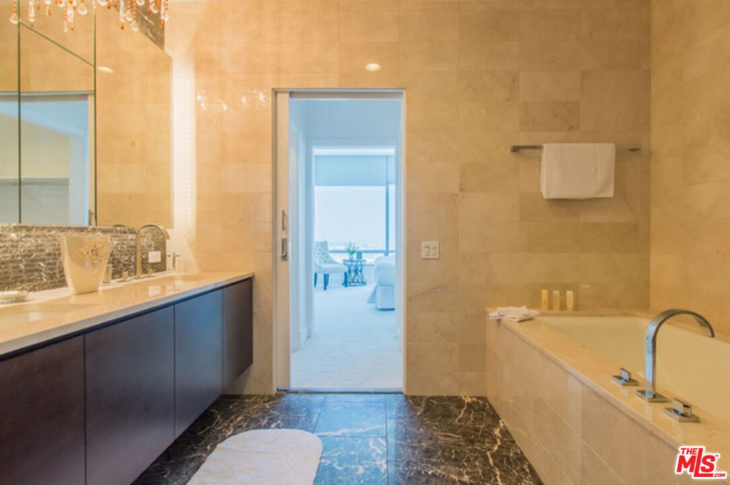 Photo of 900 W Olympic Boulevard #39E, Los Angeles, CA 90015 (MLS # 26648889)