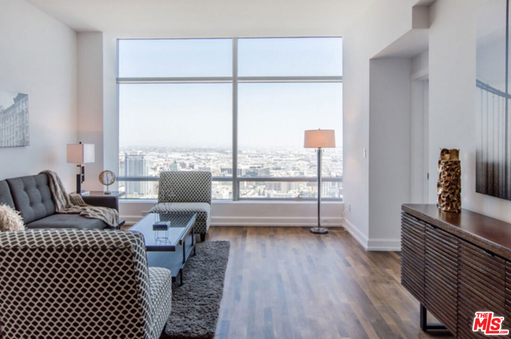 900 W Olympic Boulevard 39E