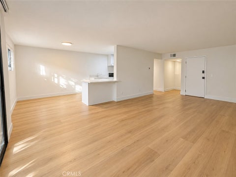 Photo of 7300 Franklin AVE #355, Los Angeles, CA 90046 (MLS # SR26225629)