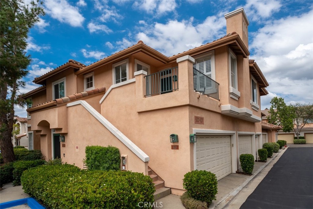 Top-End Condo in Prime Westpark Irvine Location
Welcome to this beautifully updated end-unit condo, ideally situated in the highly desirable Westpark neighborhood of Irvine. This bright, sunny, and open home offers the perfect blend of privacy, convenience, and style.
Step inside to discover brand-new flooring throughout, custom designer paint, and a modern kitchen featuring new stainless steel appliances — including a stove, microwave, and dishwasher. Natural light floods every room, enhancing the inviting, spacious feel.
Enjoy your morning coffee or evening unwind on the large private patio just off the front door — perfect for outdoor relaxation or entertaining guests. The home also includes a private one-car garage and ample guest parking nearby.
Located just minutes from shopping plazas, restaurants, and top-rated schools, you'll also love the access to resort-style community amenities, including a sparkling pool and tennis courts.
Don’t miss this opportunity to live in one of Irvine’s most sought-after communities!