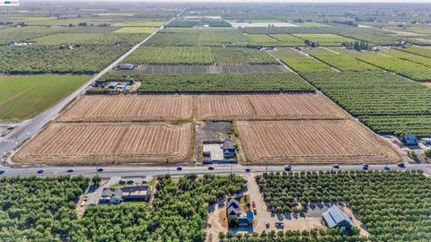 Photo of 5825 Geer Rd RD, Hughson, CA 95326 (MLS # 41135095)
