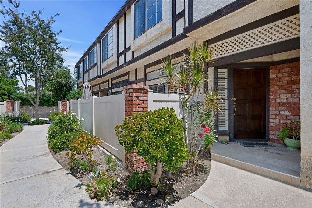 20737 Roscoe Boulevard 703