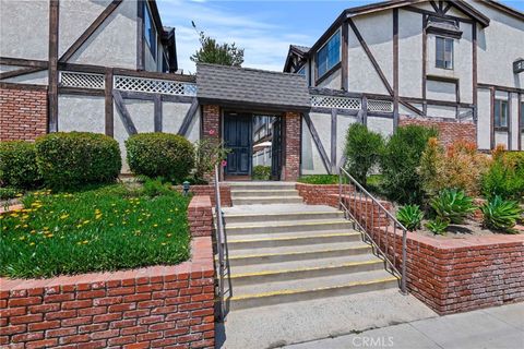 Photo of 20737 Roscoe Boulevard #703, Winnetka, CA 91306 (MLS # SR26102761)