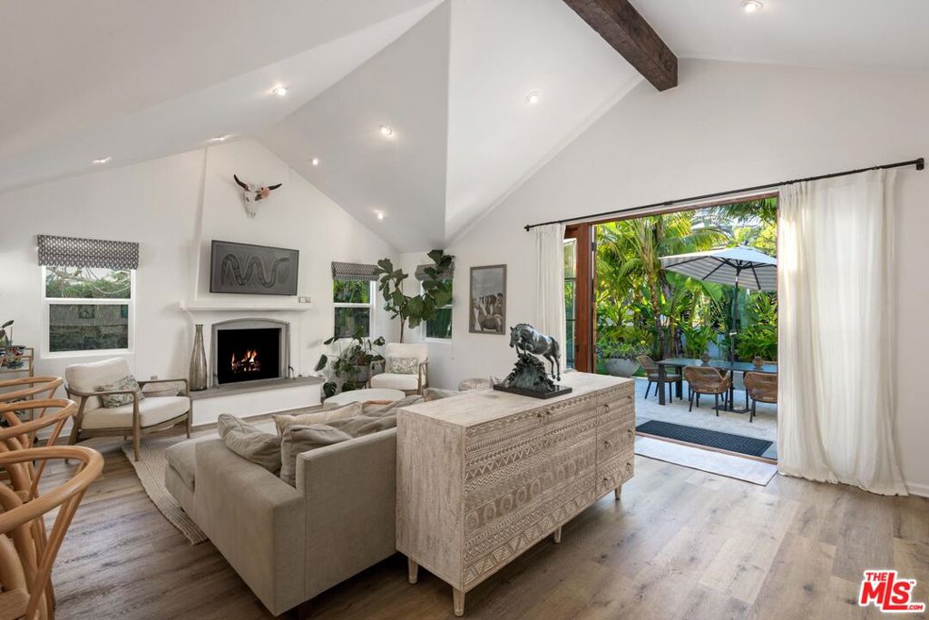 1109 Las Olas Avenue