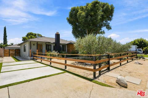 Photo of 7530 Gaviota Avenue, Van Nuys, CA 91406 (MLS # 26840471)
