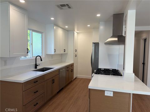 Photo of 7101 Fallbrook Avenue, West Hills, CA 91307 (MLS # SR26090126)