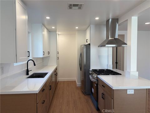 Photo of 7101 Fallbrook Avenue, West Hills, CA 91307 (MLS # SR26090126)