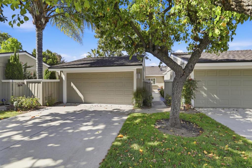 1131 Holly Oak Circle