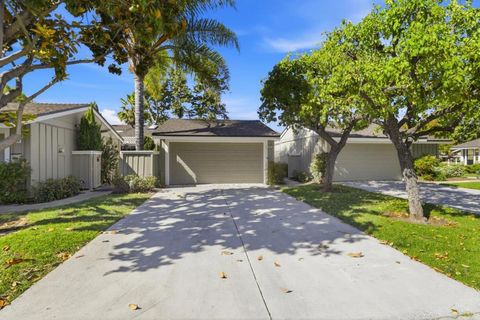 Photo of 1131 Holly Oak Circle, San Jose, CA 95120 (MLS # ML82047253)