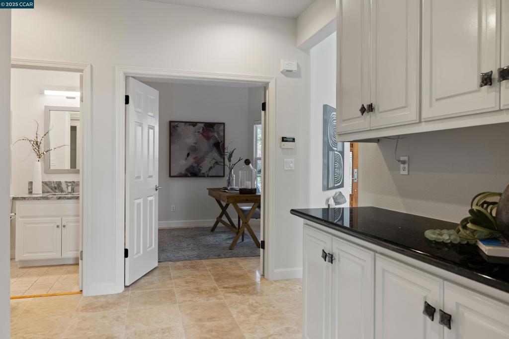 NORTHRIDGE - Residential