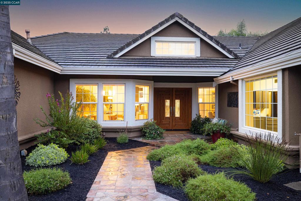 NORTHRIDGE - Residential
