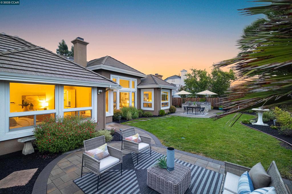 NORTHRIDGE - Residential
