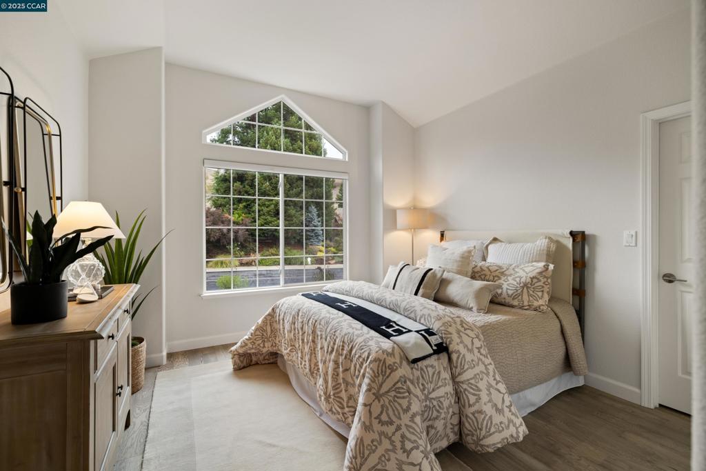 NORTHRIDGE - Residential