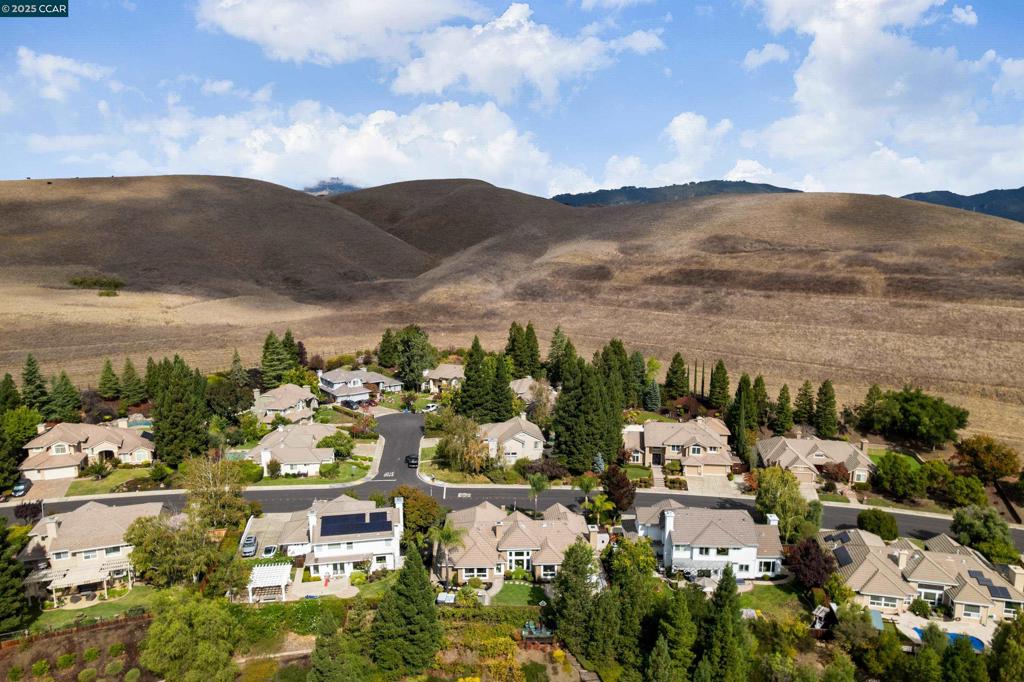NORTHRIDGE - Residential