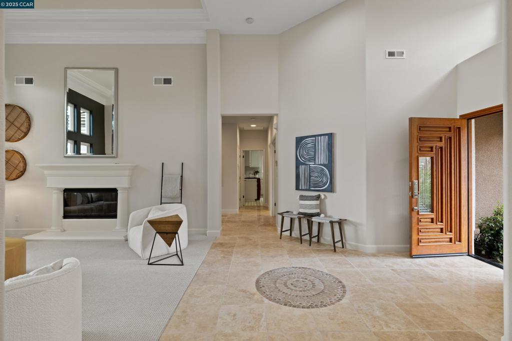 NORTHRIDGE - Residential