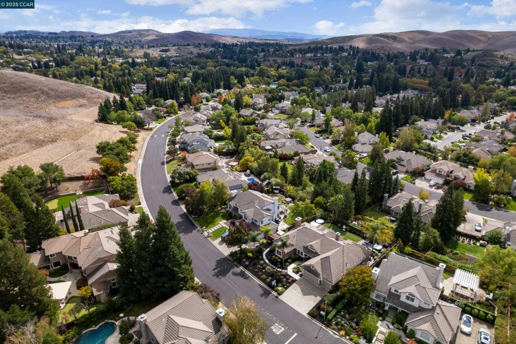 NORTHRIDGE - Residential