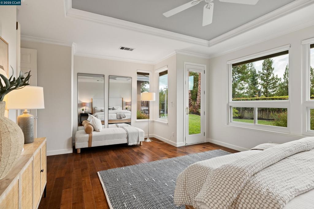 NORTHRIDGE - Residential