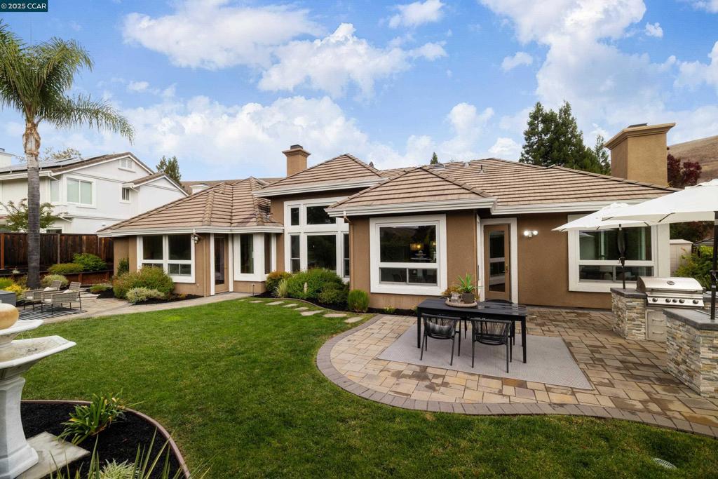 NORTHRIDGE - Residential