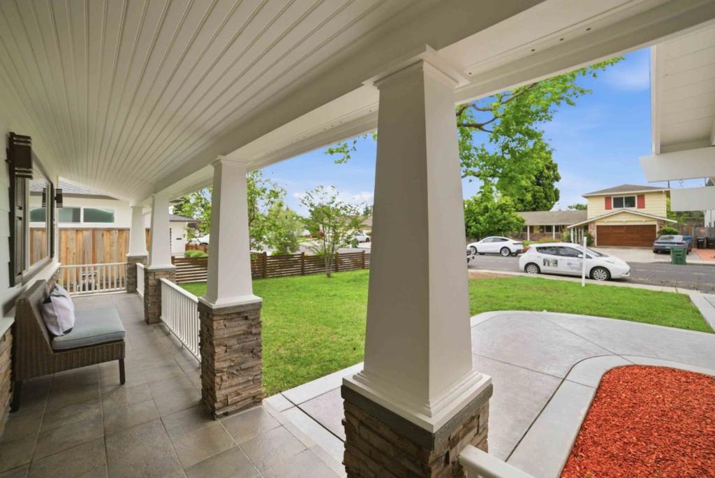 2853 Sycamore Way