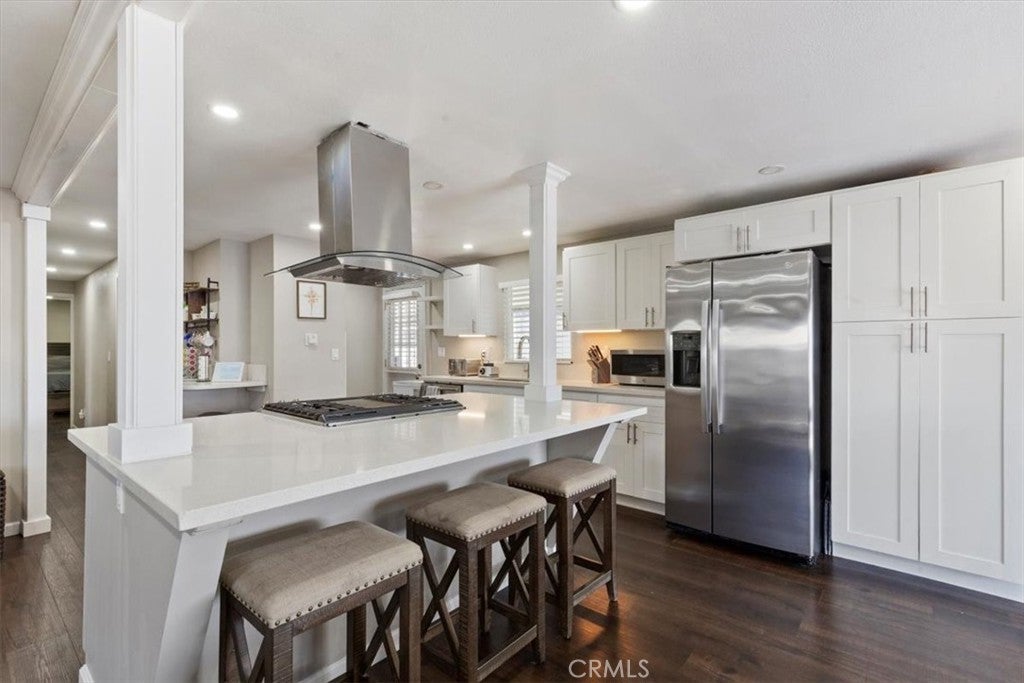 9080 Bloomfield Avenue 293