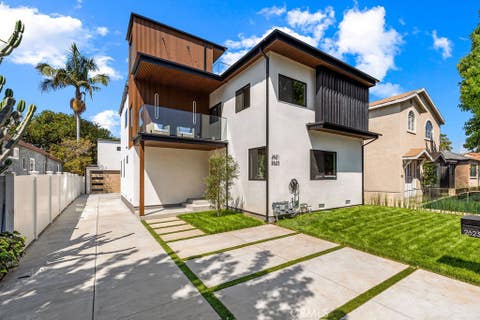 Photo of 2621 2623 S Bentley AVE, Los Angeles, CA 90064 (MLS # OC26165936)