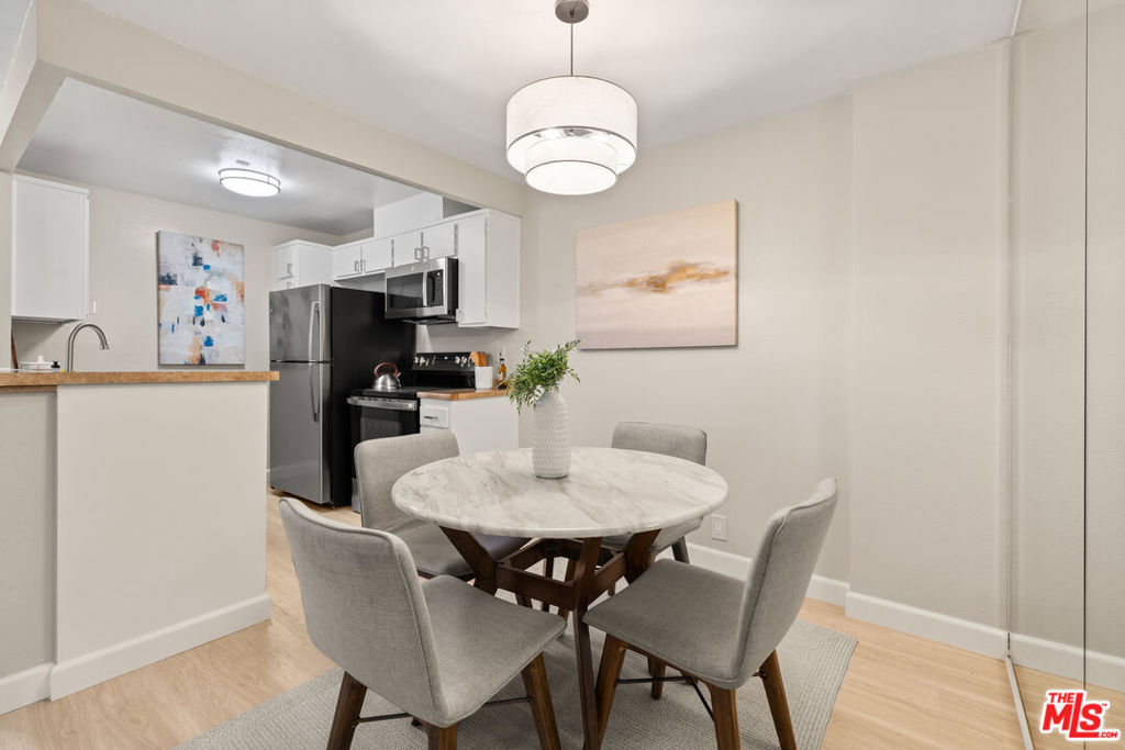 8163 Redlands Street 24