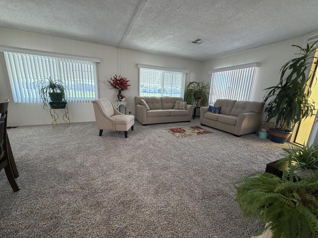 601 N Kirby Street 557