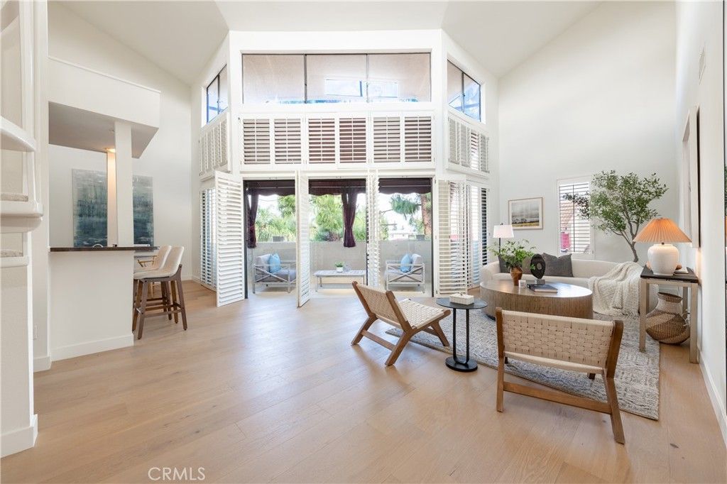 Photo of 5236 Yarmouth Avenue #313, Encino, CA 91316 (MLS # SR26072561)