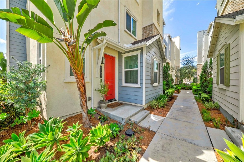 755 S Mosaic Street