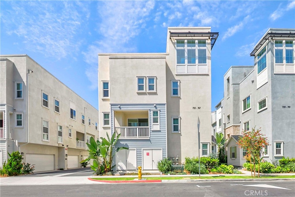 755 S Mosaic Street