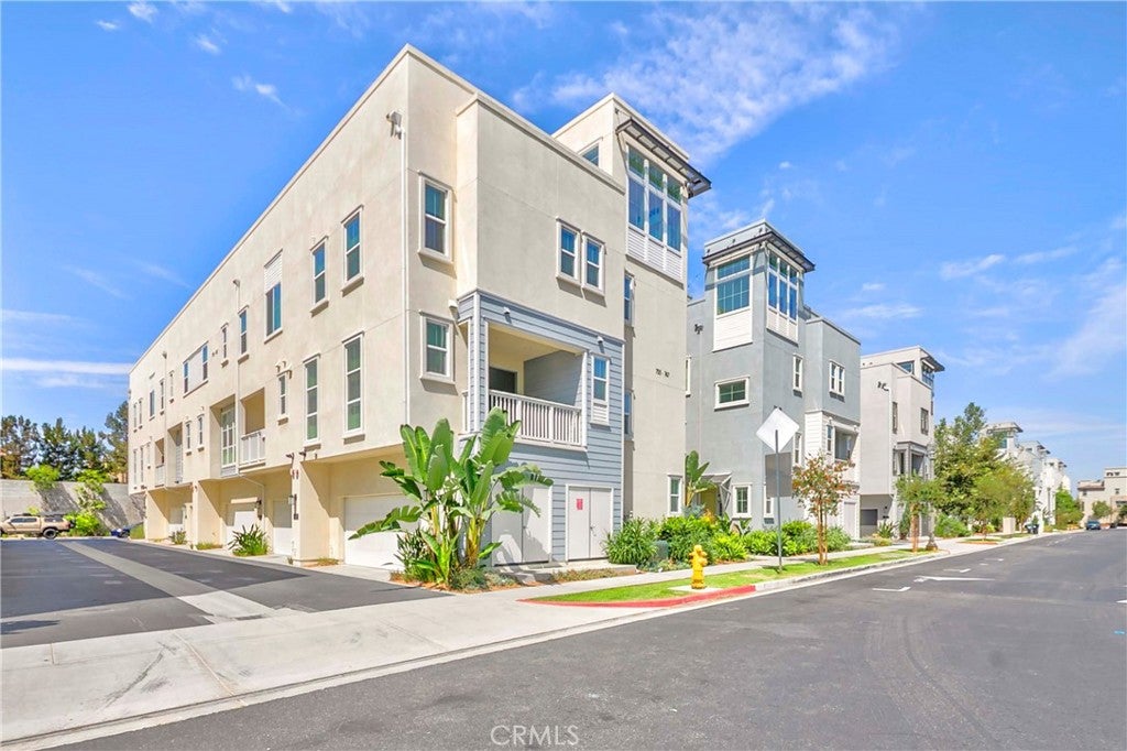 755 S Mosaic Street