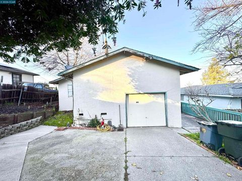 Photo of 2340 2340 Yale St St, Martinez, CA 94553 (MLS # 41123563)