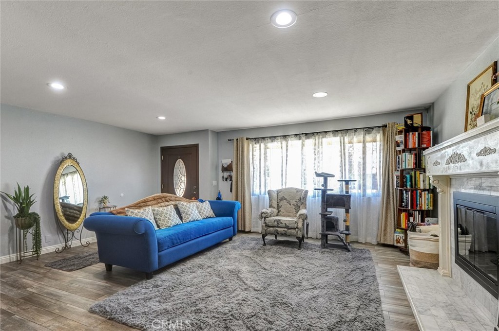 901 S California Avenue