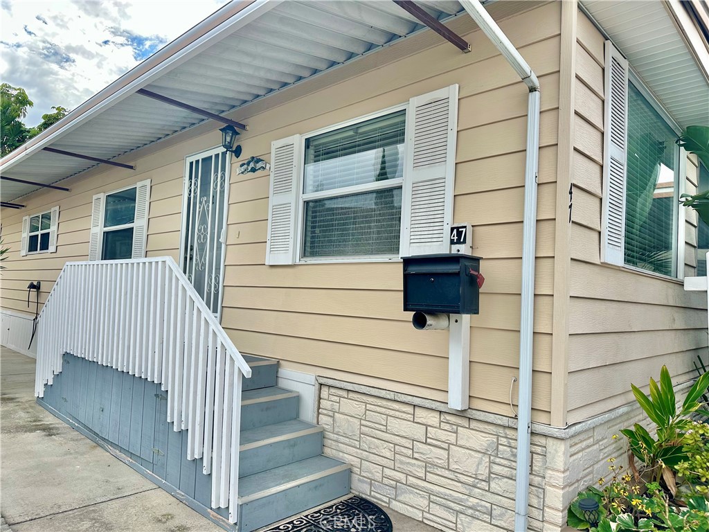 2550 Pacific Coast Highway 47