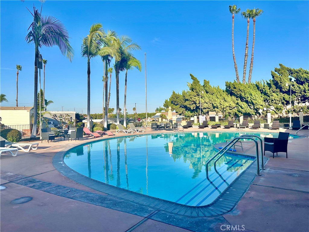 2550 Pacific Coast Highway 47