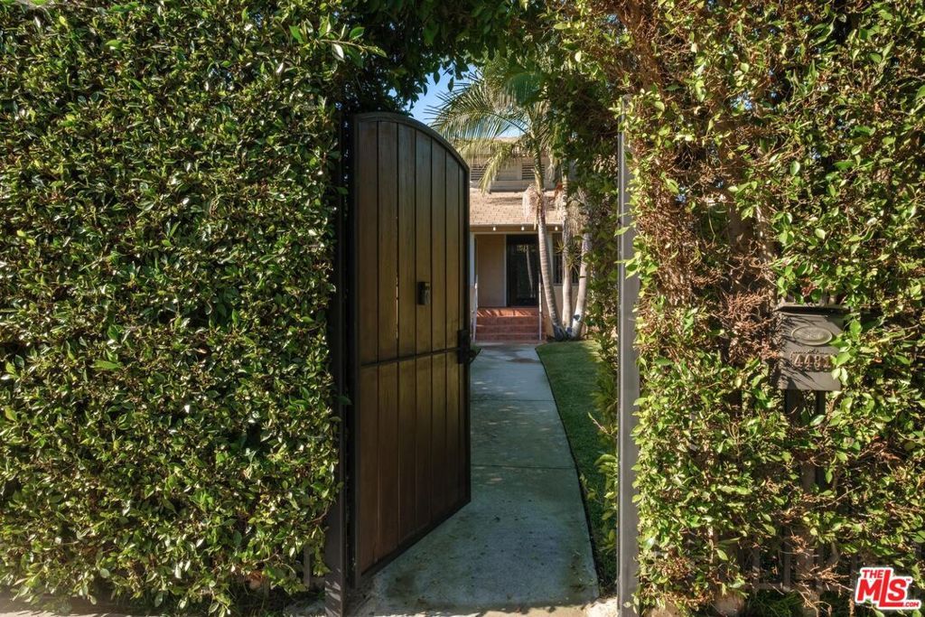 Photo of 4431 S Wilton Place, Los Angeles, CA 90062 (MLS # 25628489)