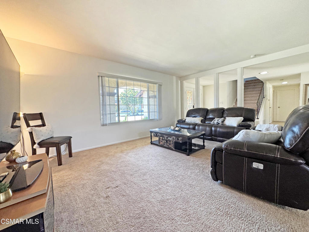 2401 El Portal Way