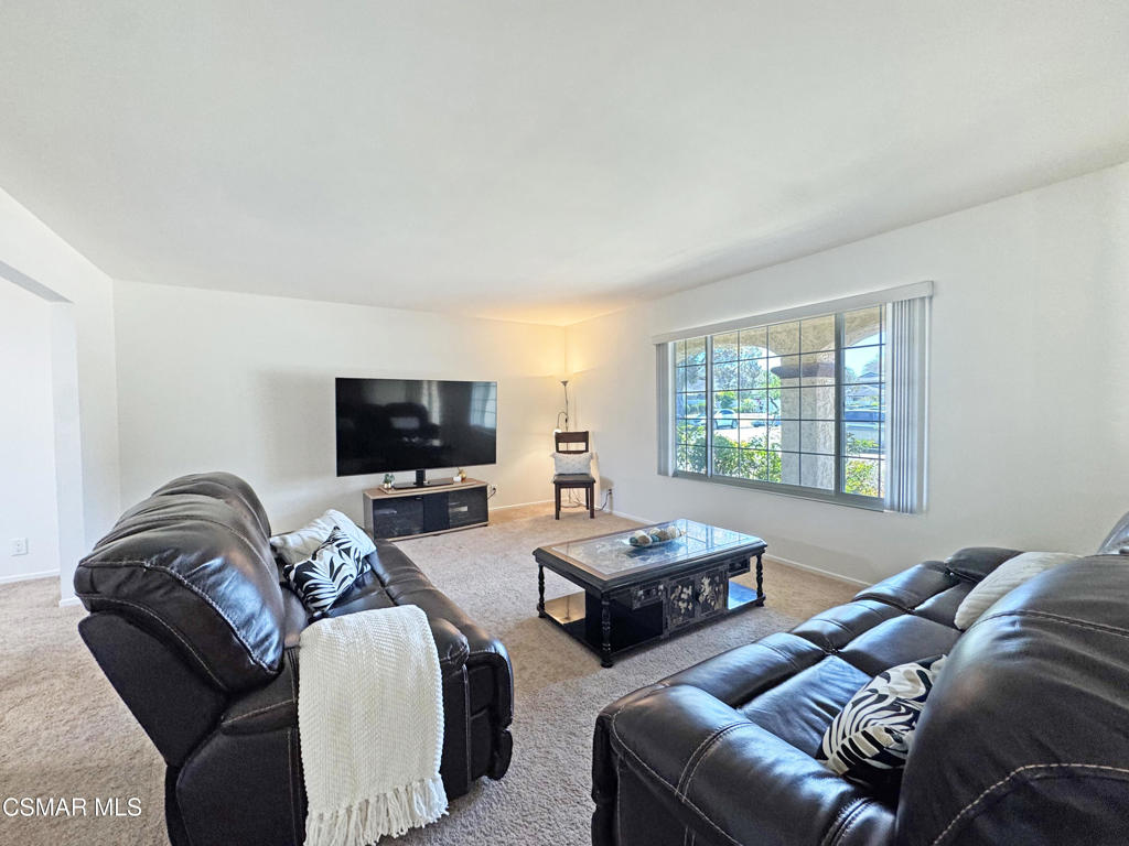 2401 El Portal Way