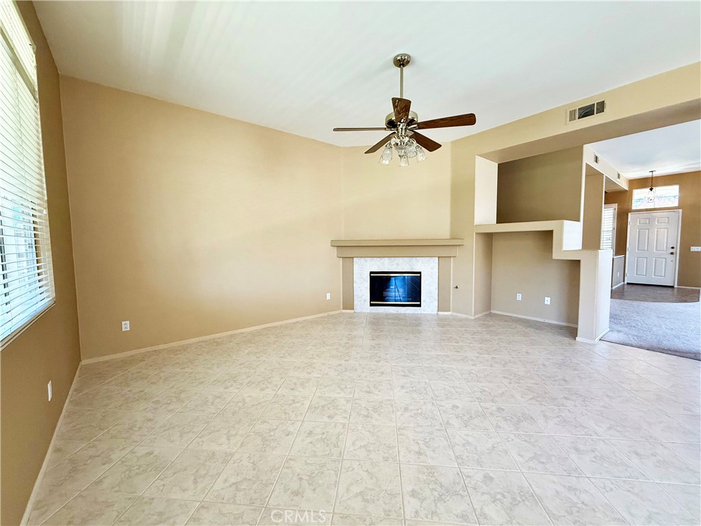 42977 Calle Londe
