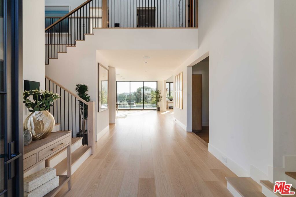 Photo of 17609 Camino De Yatasto, Pacific Palisades, CA 90272 (MLS # 26637961)