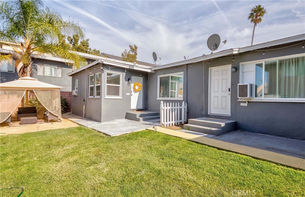 813 W Beach Avenue