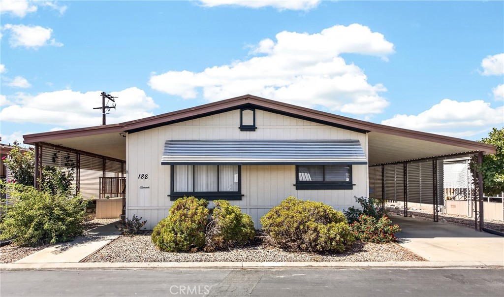 1300 W Menlo Avenue 188