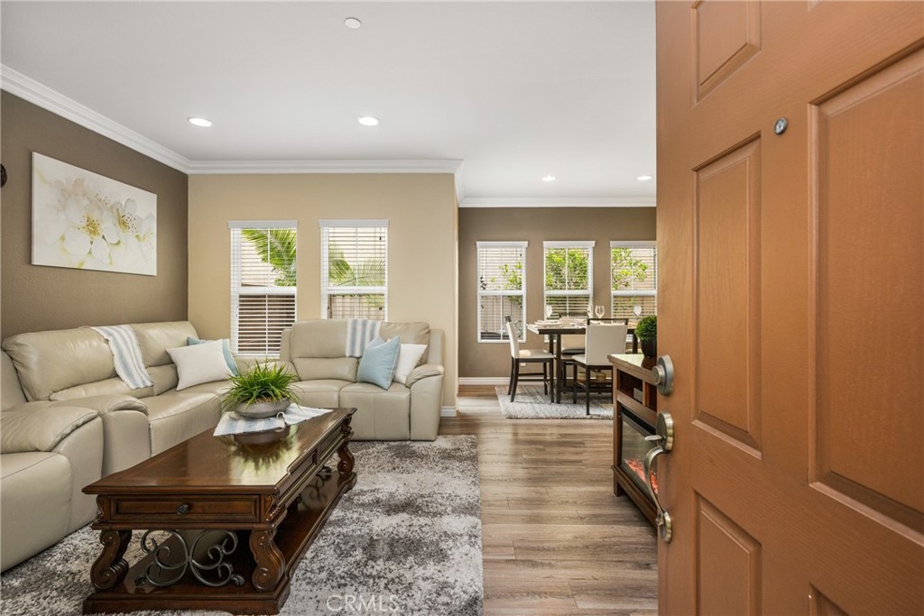 253 E Santa Fe Court