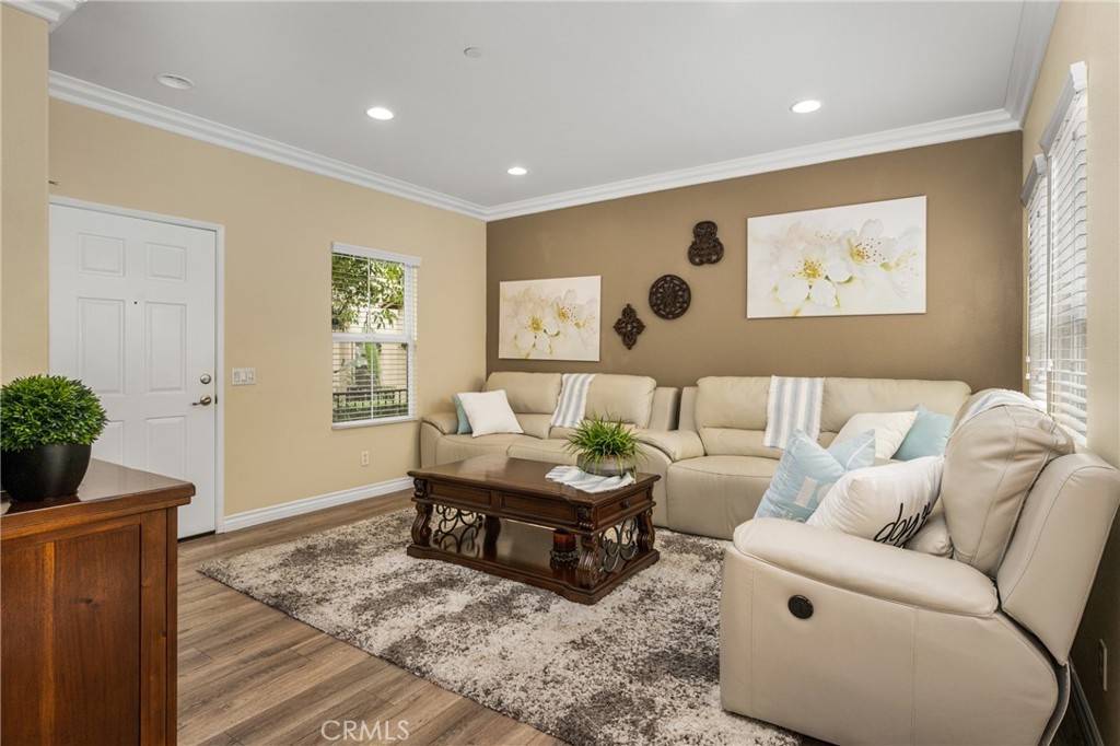253 E Santa Fe Court