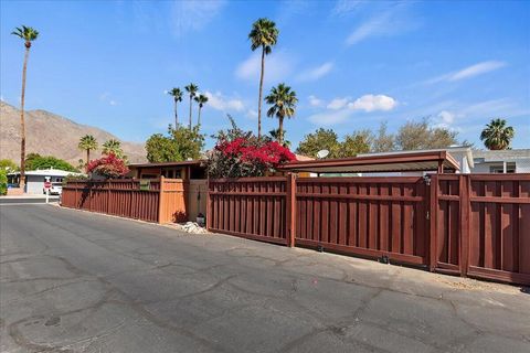 Photo of 4 Arapaho Street, Palm Springs, CA 92264 (MLS # 219137787PS)