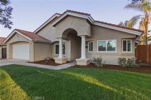 Photo of 1809 E Serena AVE, Fresno, CA 93720 (MLS # SC26086192)