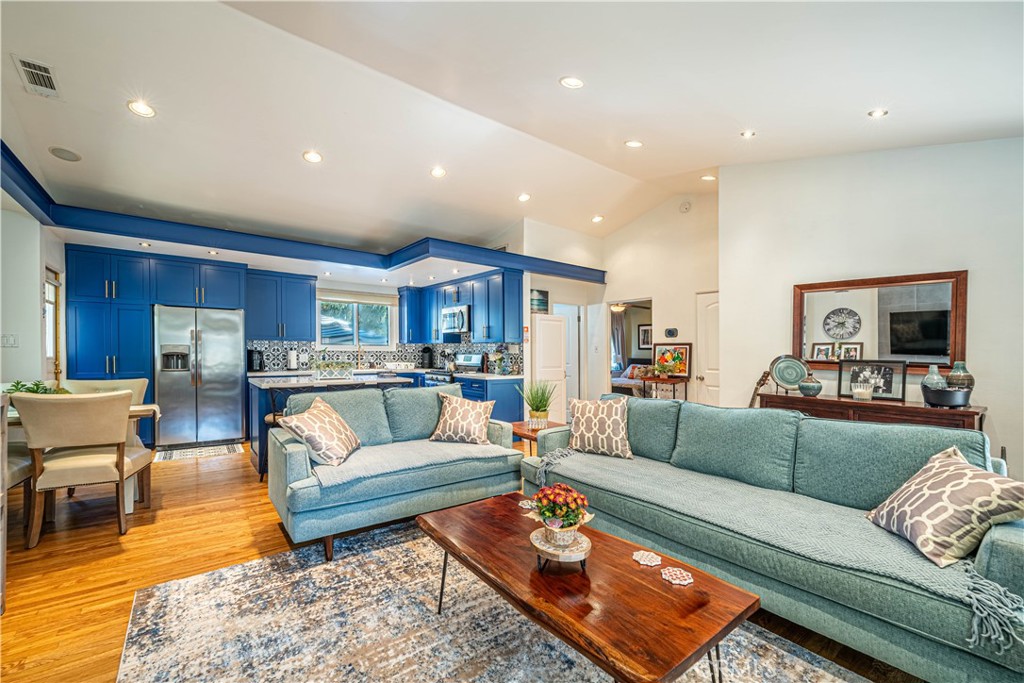 8638 Yorktown Ave.