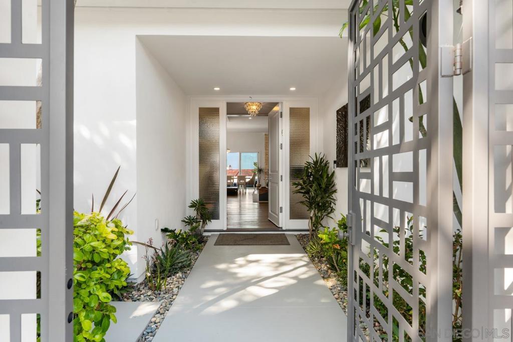 2879 Caminito Merion